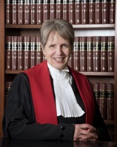 L'hon. juge Janet McMurtry
